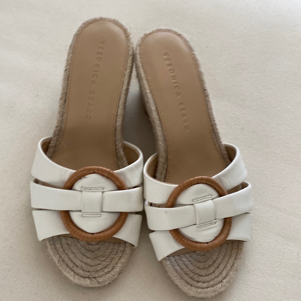 Veronica Bears Ivy white leather shoe